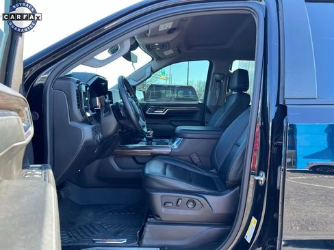 Used 2024 Chevrolet Silverado 1500 LT Trail Boss w/ Convenience Package II image 8