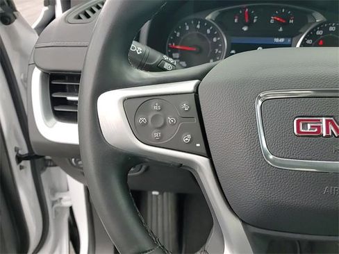 Certified 2024 GMC Terrain SLT image 14