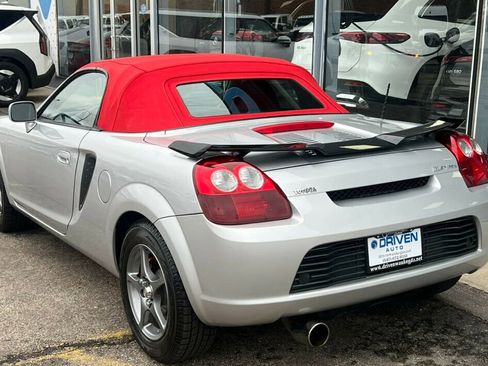 Used 2002 Toyota MR2 image 3