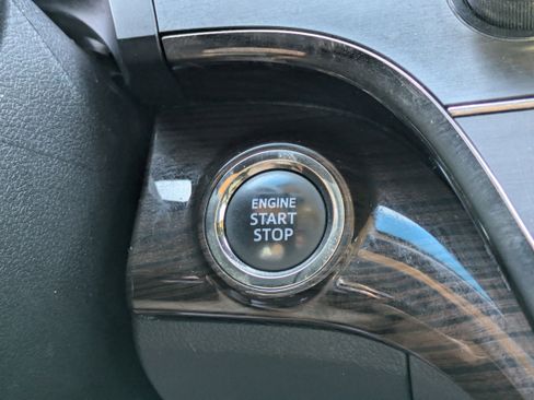 Used 2014 Toyota Avalon XLE image 26