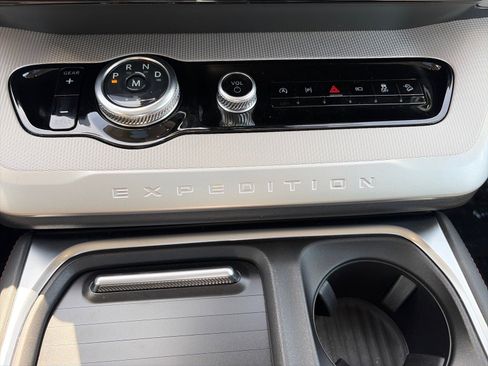 Used 2025 Ford Expedition Max Active AWD/4WD image 24