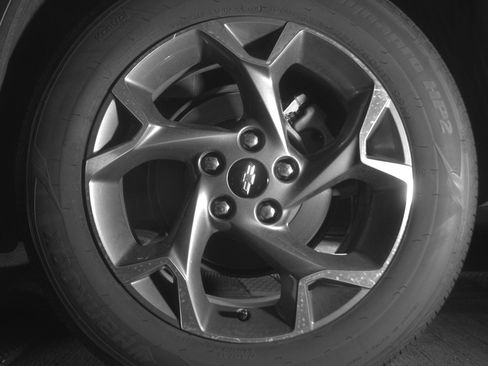 Used 2025 Chevrolet Trax LT FWD image 12
