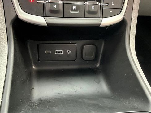 Used 2023 GMC Terrain SLE w/ Driver Convenience Package image 16