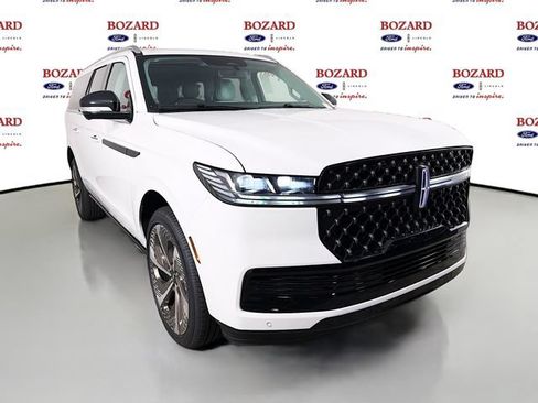 New 2026 Lincoln Navigator L Black Label AWD/4WD image 1