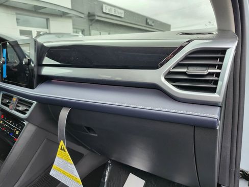 New 2026 Volkswagen Taos SEL AWD/4WD image 13