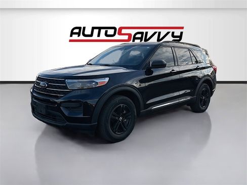 Used 2020 Ford Explorer XLT w/ Class III Trailer Tow Package image 3