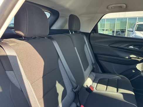 Used 2025 Chevrolet TrailBlazer LT FWD image 23