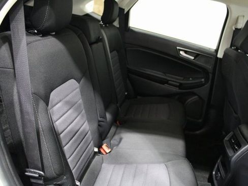 Used 2020 Ford Edge SE image 27