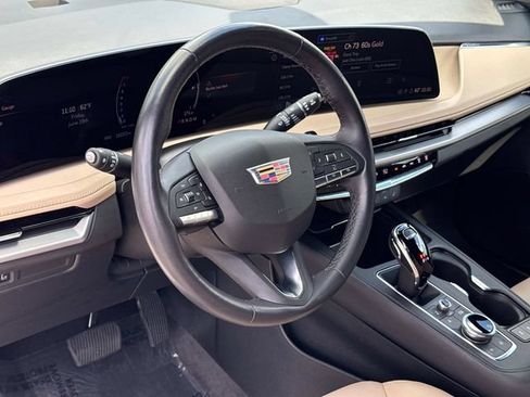 Certified 2024 Cadillac XT4 Luxury w/ Cold Weather Package FWD image 19