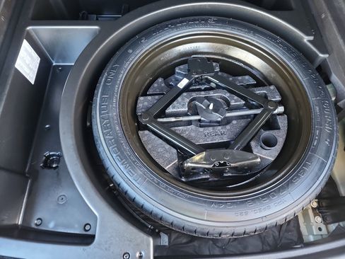 Used 2021 Chevrolet Blazer LT image 29