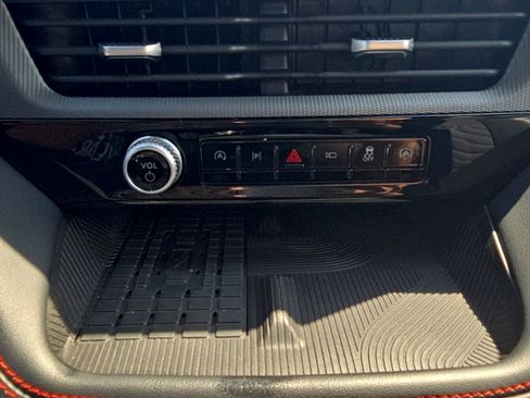 Used 2025 Ford Explorer ST-Line w/ Premium Package AWD/4WD image 19