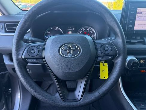 Used 2022 Toyota RAV4 LE AWD/4WD image 14