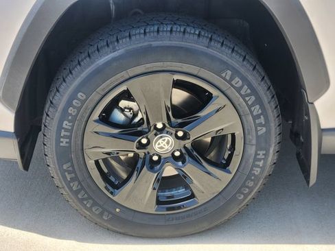 Used 2023 Toyota RAV4 XLE w/ Convenience Package FWD image 12