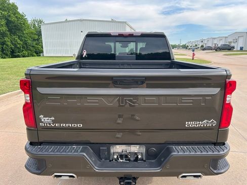 Used 2023 Chevrolet Silverado 1500 High Country w/ High Country Premium Package AWD/4WD image 4