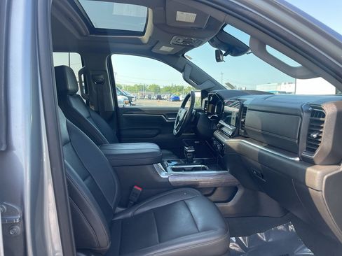 Used 2023 Chevrolet Silverado 1500 LTZ w/ LTZ Premium Package AWD/4WD image 29
