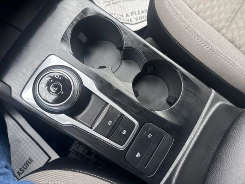 Used 2022 Ford Escape SE w/ Cold Weather Package image 32