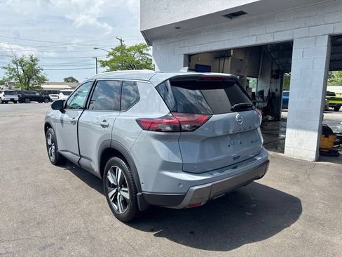 Used 2024 Nissan Rogue SL AWD/4WD image 4