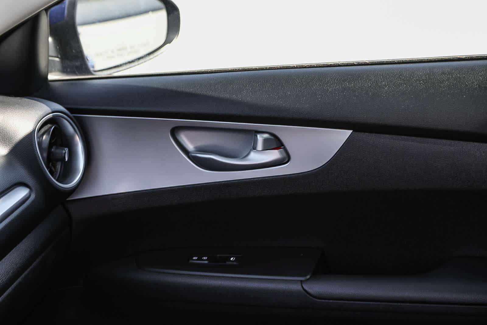 Used 2023 Kia Forte LXS w/ LXS Technology Package FWD image 21
