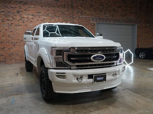 Used 2020 Ford F350 Platinum w/ FX4 Off-Road Package AWD/4WD image 4