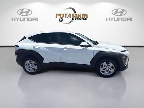 Certified 2025 Hyundai Kona SE FWD image 4