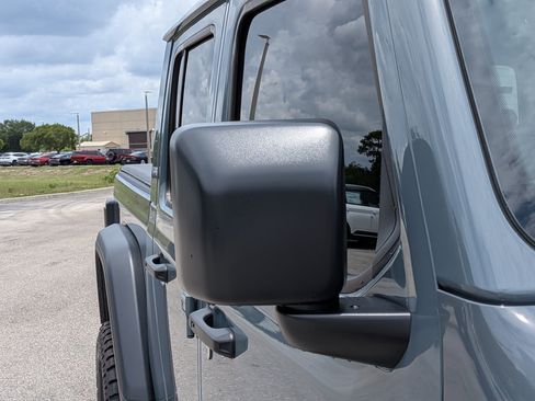 Used 2025 Jeep Gladiator Mojave w/ Convenience Group AWD/4WD image 12