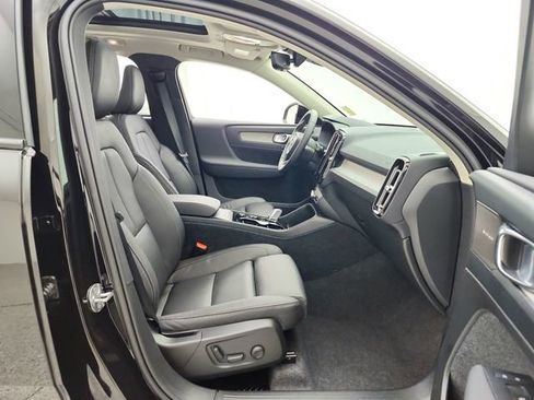 Used 2026 Volvo XC40 B5 Ultra image 18