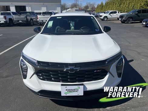 New 2026 Chevrolet Trax RS image 2