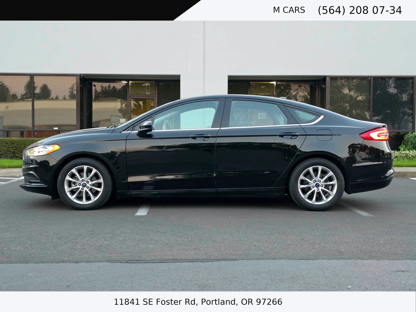 Used 2017 Ford Fusion SE w/ Fusion SE Technology Package FWD image 9