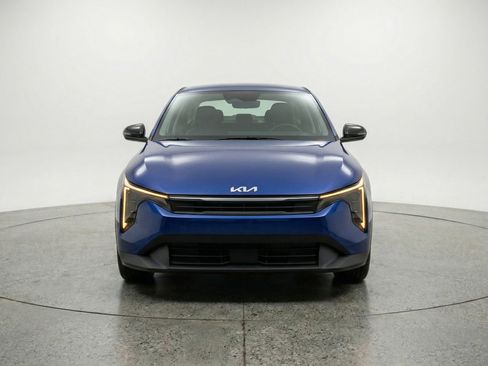 Used 2025 Kia K4 FWD image 2