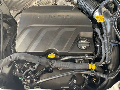 Used 2025 Buick Envista Preferred image 30