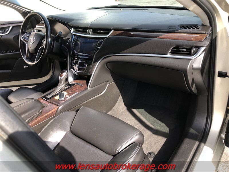 Used 2013 Cadillac XTS Premium FWD image 21