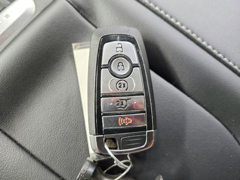 Used 2025 Ford Expedition Max Platinum image 32