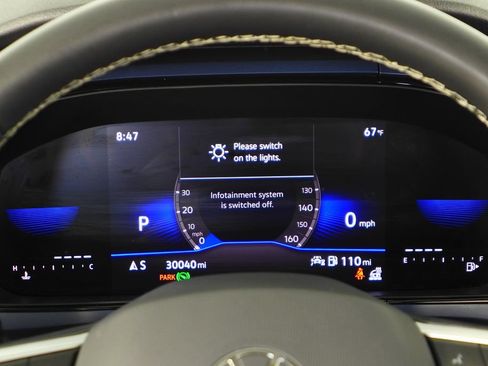 Used 2023 Volkswagen Taos SE w/ Panoramic Sunroof Package FWD image 28