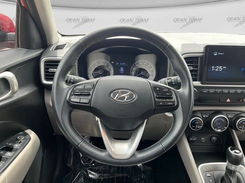 Used 2021 Hyundai Venue SEL w/ Premium Package FWD image 12