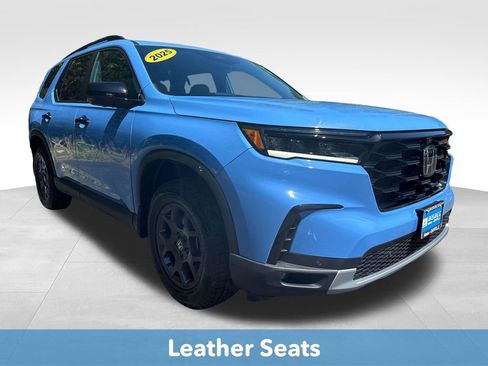 Certified 2025 Honda Pilot TrailSport image 10