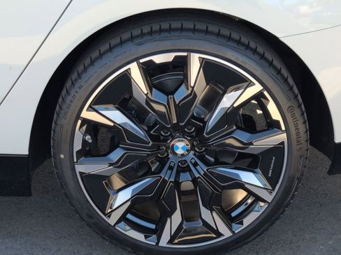 New 2026 BMW 530i RWD image 17