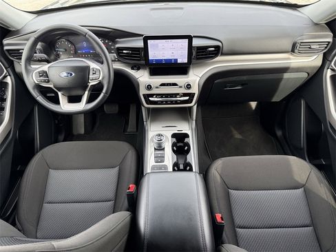 Used 2024 Ford Explorer XLT image 14