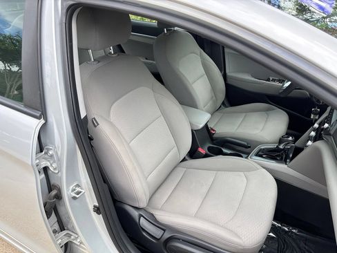 Used 2020 Hyundai Elantra SE FWD image 45