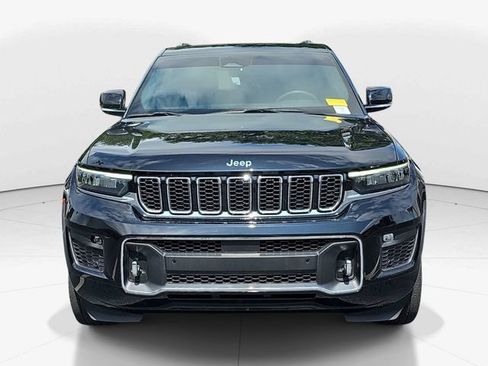 Used 2023 Jeep Grand Cherokee Overland w/ Luxury Tech Group IV AWD/4WD image 8