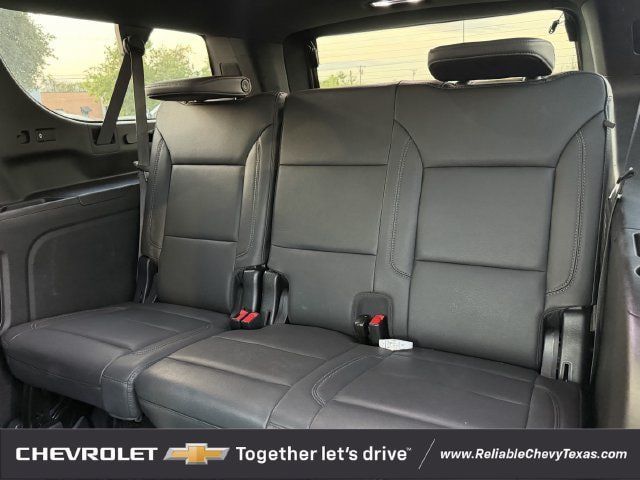 Used 2023 Chevrolet Suburban Z71 w/ Luxury Package AWD/4WD image 35