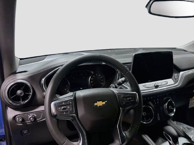 New 2026 Chevrolet Blazer LT w/ LPO, Black Grille Bar Package FWD image 12
