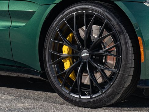 Used 2023 Aston Martin V8 Vantage Roadster image 22