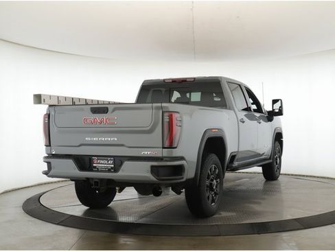 Used 2025 GMC Sierra 2500 AT4 w/ AT4 Premium Plus Package image 7