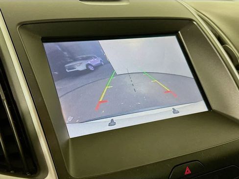 Certified 2020 Ford Edge SEL w/ Cold Weather Package image 28