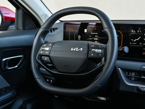 New 2025 Kia K4 EX image 13