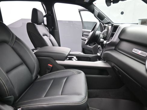 New 2026 RAM 1500 4x4 Crew Cab image 27