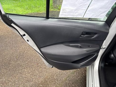 Used 2025 Toyota Corolla LE FWD image 19