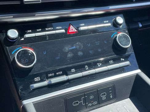 Used 2025 Hyundai Santa Fe SEL image 7