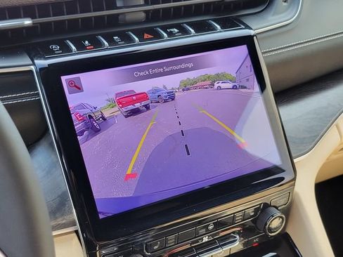 Used 2023 Jeep Grand Cherokee L Limited w/ Trailer Tow Group (B) AWD/4WD image 7