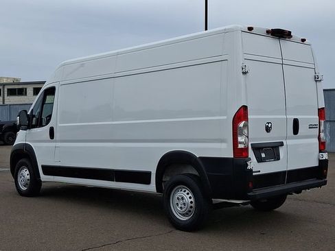 Used 2025 RAM ProMaster 2500 w/ Convenience Group FWD image 4